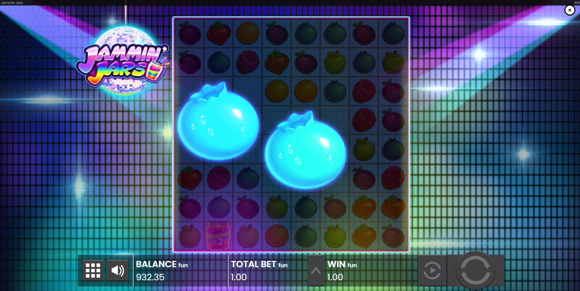 The Rainbow Feature adding a giant 3x3 fruit symbol to the Jammin' Jars reels.