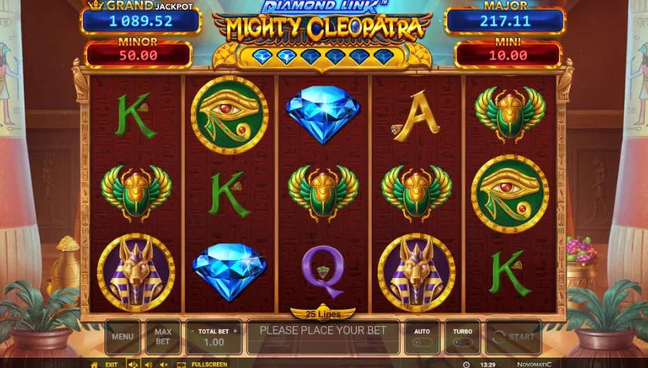Diamond Link Mighty Cleopatra slot main interface showing 5 reels and the Grand Major Minor Mini jackpot meters at the top.