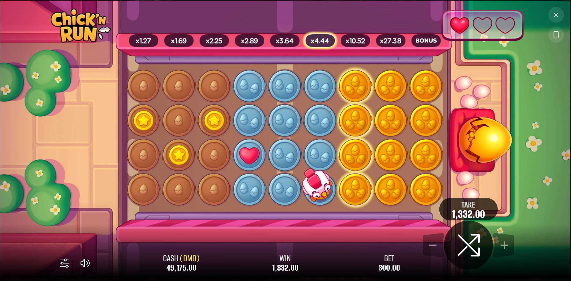 Mid-game screenshot of Chick N' Run with several coin tiles revealed, showing the win multiplier increasing.