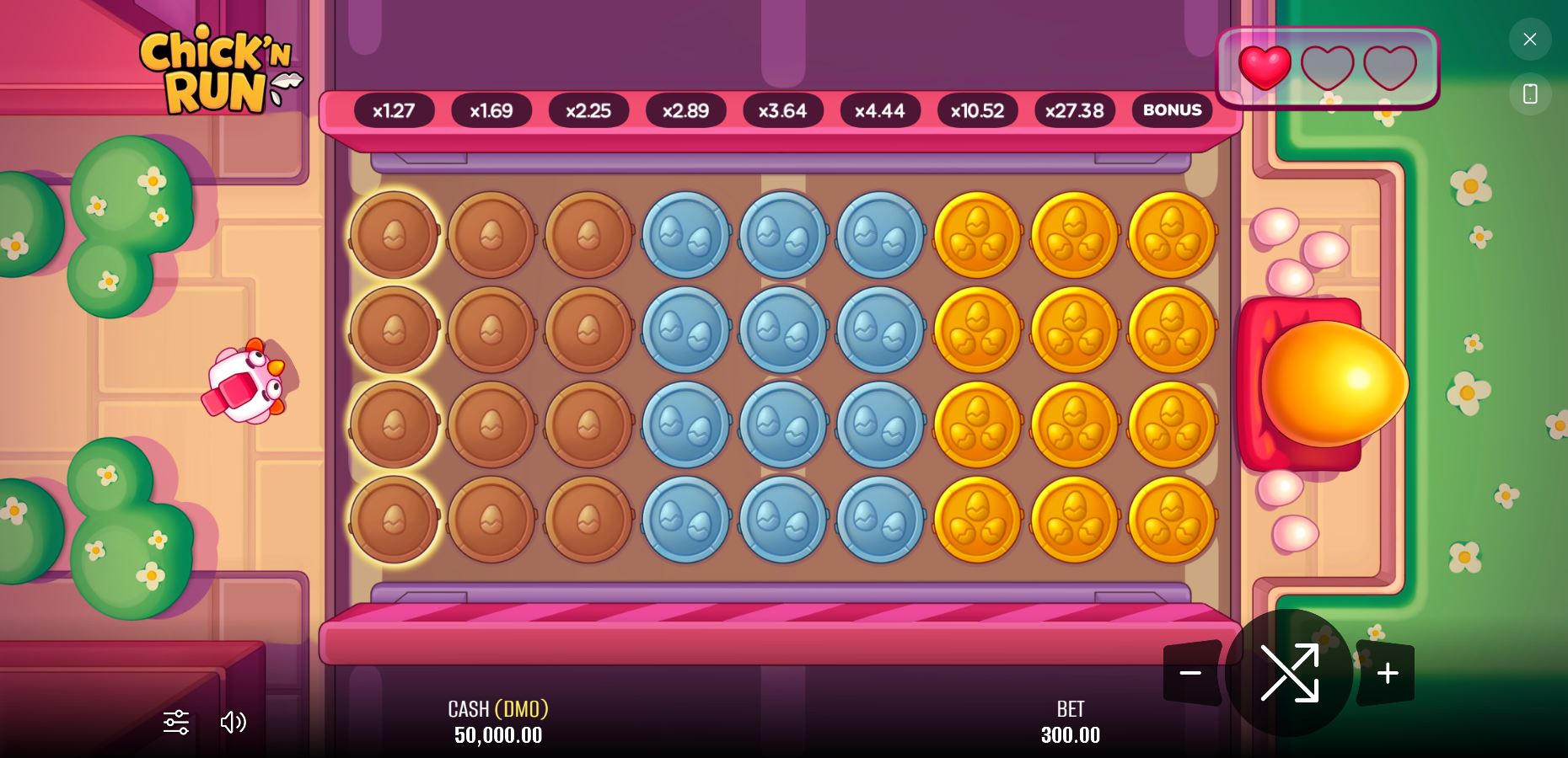 The starting grid of the Chick N' Run instant game, showing the chicken on the left and the golden egg objective on the right.