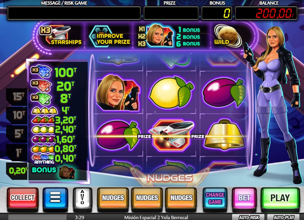 Misión Espacial 2 Yola Berrocal slot base game interface showing 3 reels with fruit symbols, Nudge buttons, and Yola in a space suit.