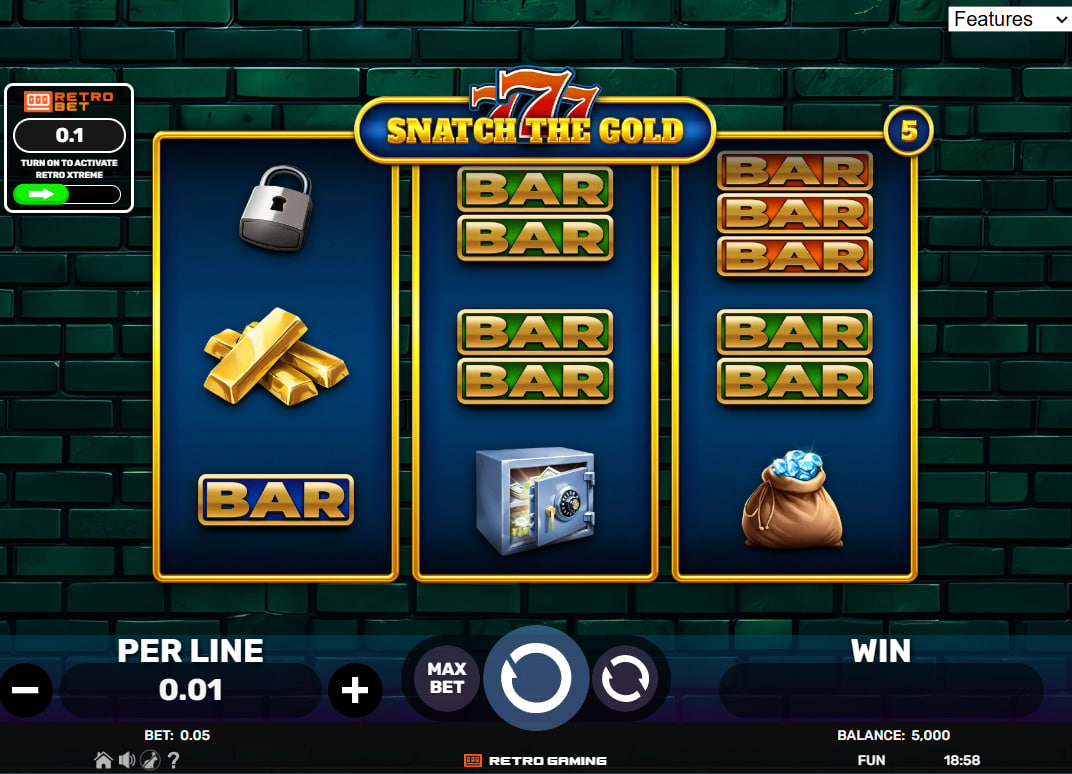 777 Snatch The Gold slot main 3x3 reel set in a dark alley setting showing the heist theme and UI layout.